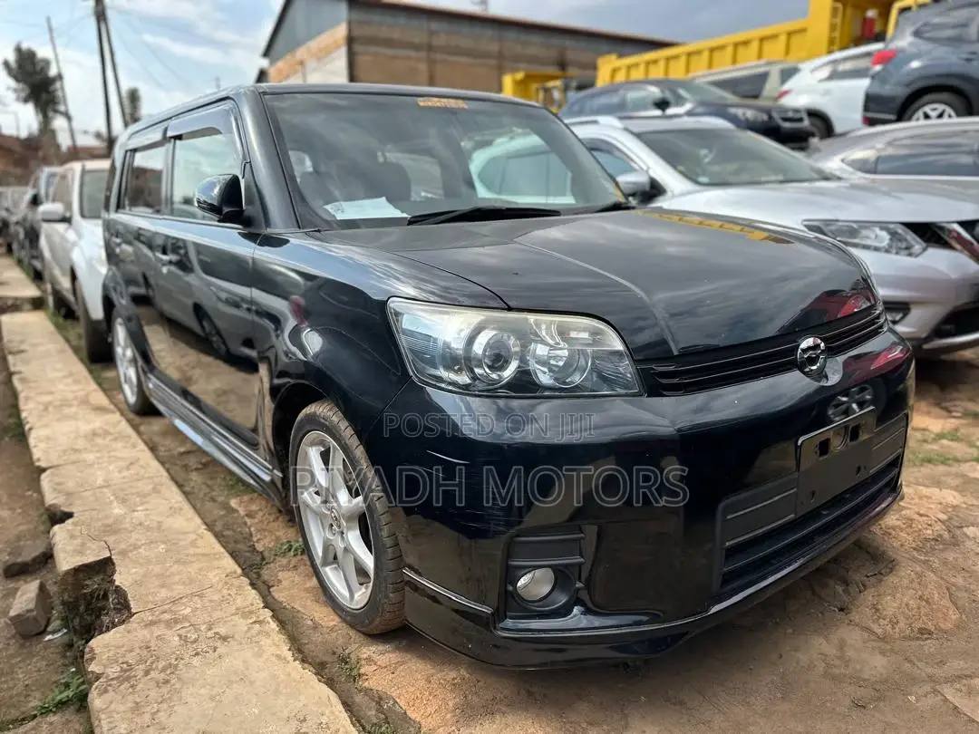 Toyota Corolla Rumion Hatchback 1.5 FWD 2009 Black