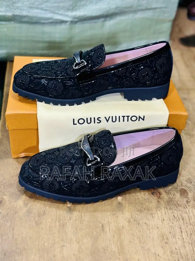 Original Men’S Luxury Louis Vuitton Stoned Loafers