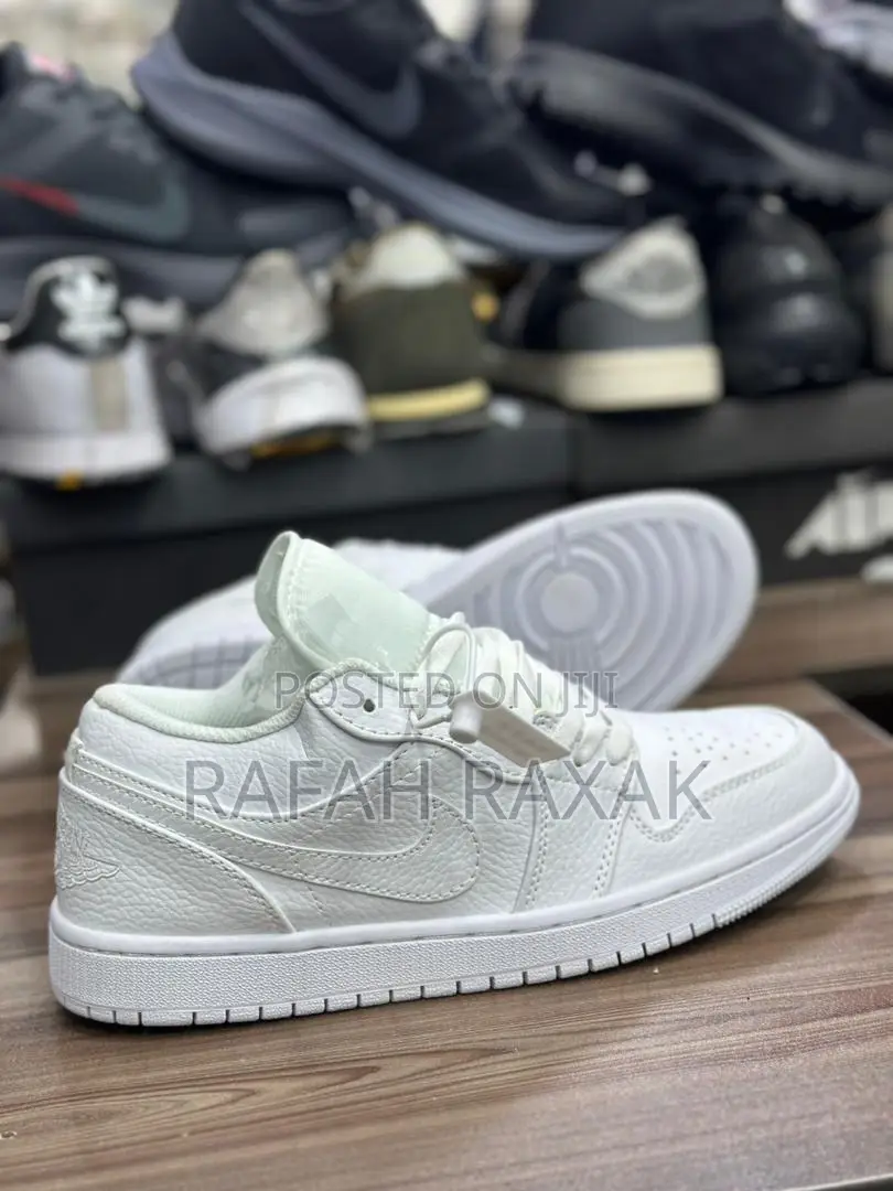 Original Unisex White Nike Air Jordan 1 Low Sneaker