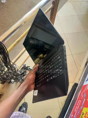 Laptop Toshiba C50 4GB Intel Celeron HDD+SSD 500GB