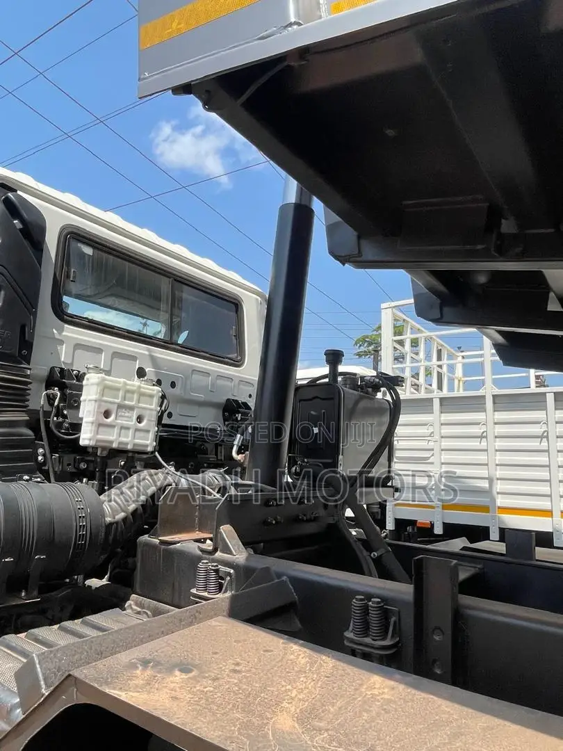 Sinotruk Eicher 2023 Silver