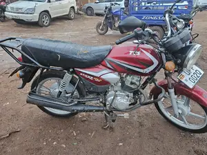 TVS HLX 125 2023 Red