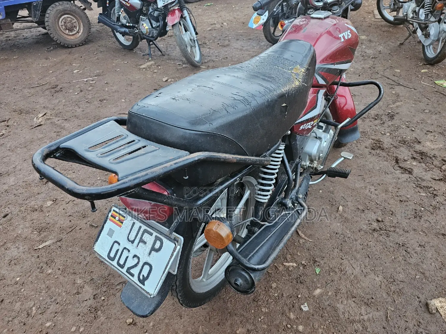 TVS HLX 125 2023 Red