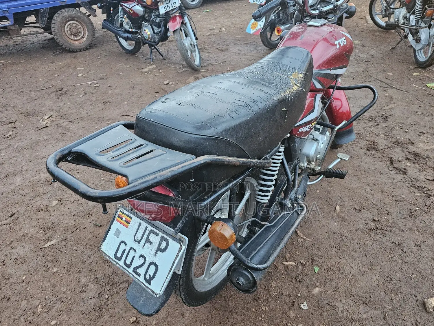TVS HLX 125 2023 Red