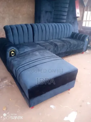 Black Shinny L Sofa Set