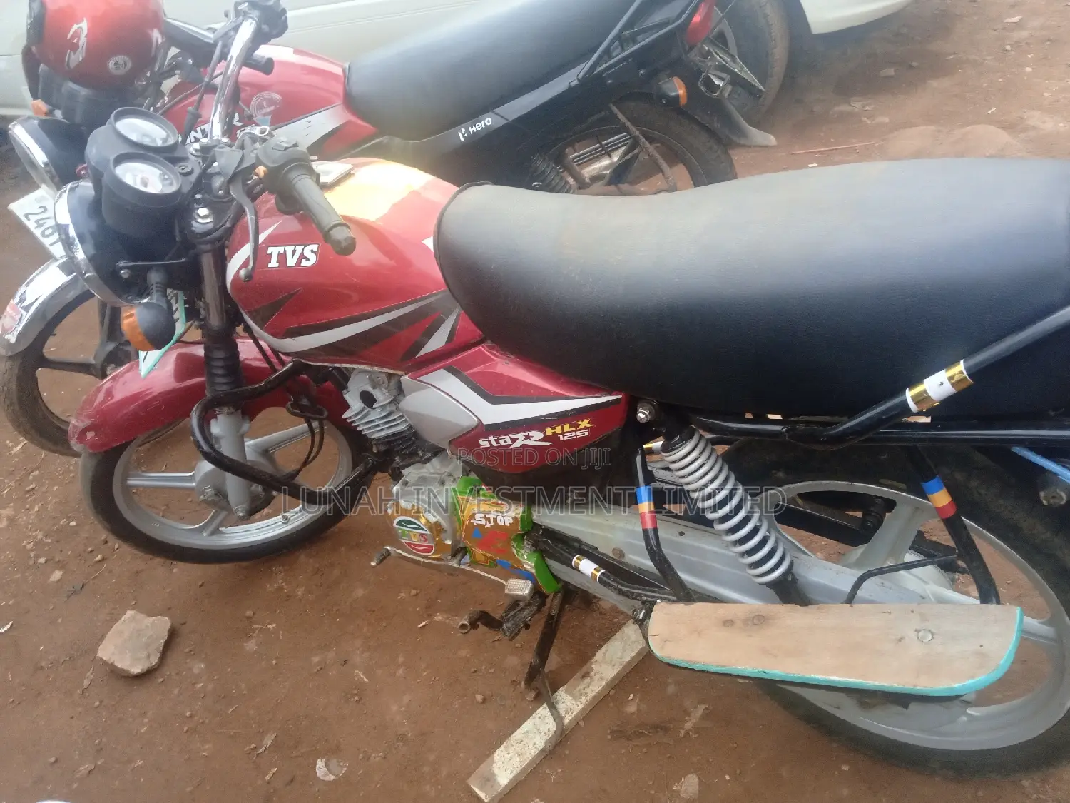 TVS HLX 125 2023 Red