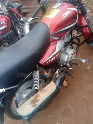 TVS HLX 125 2023 Red