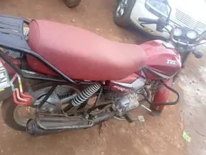 TVS HLX 125 2023 Red