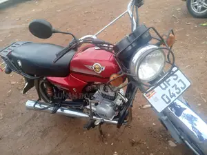 Bajaj Avenger 160 Street 2022 Red