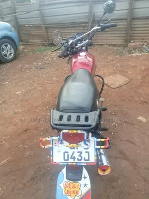 Bajaj Avenger 160 Street 2022 Red