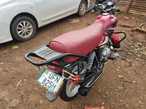 TVS HLX 125 2023 Red