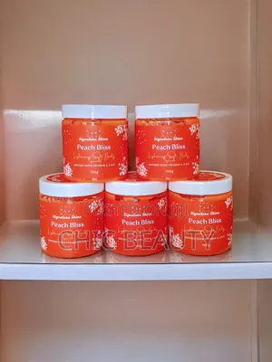 Peach Bliss Skin Lightening Salt Body Scrub 700g