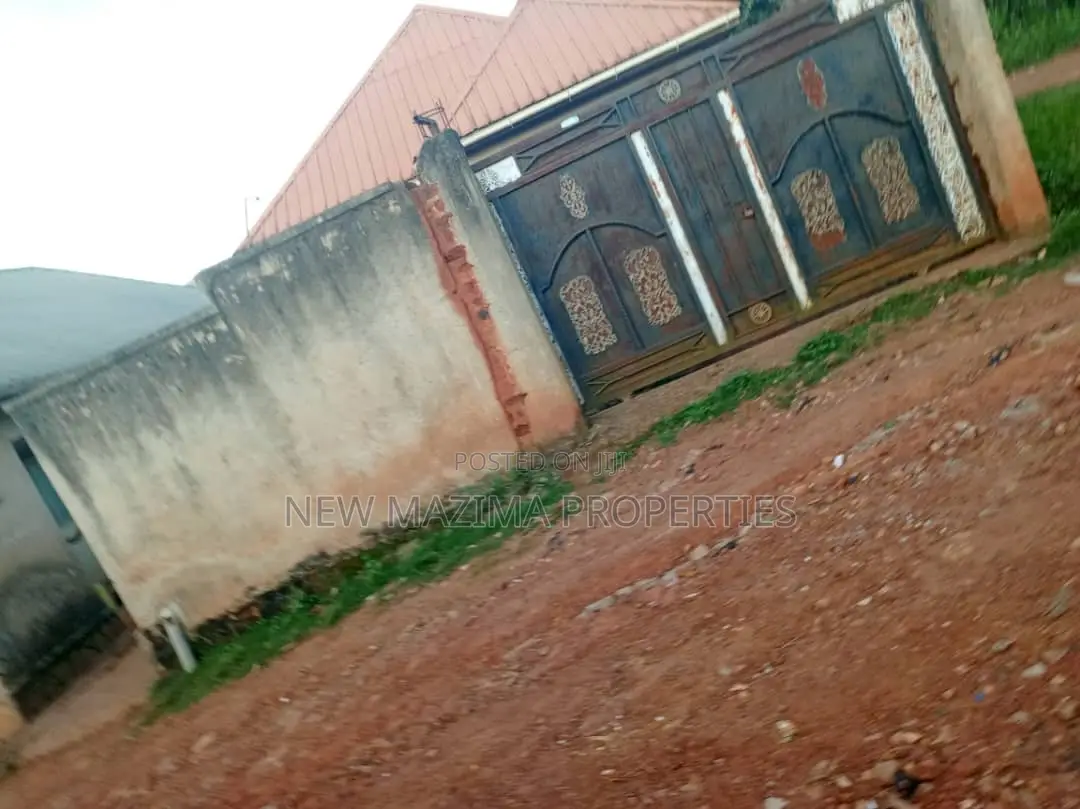 3bdrm House in Nansana Bujjuko Town, Division A for sale