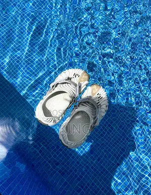Zani Crocs