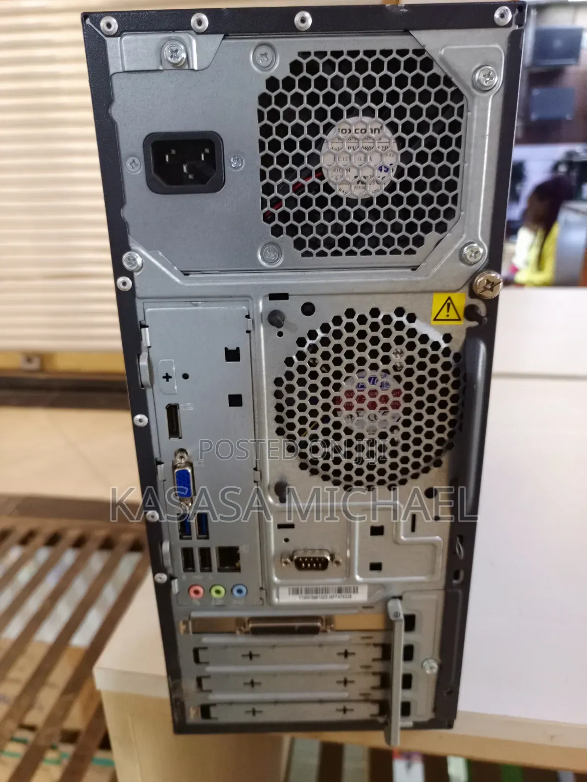 Desktop Computer Lenovo ThinkCentre 24 4GB Intel Core I3 HDD 500GB