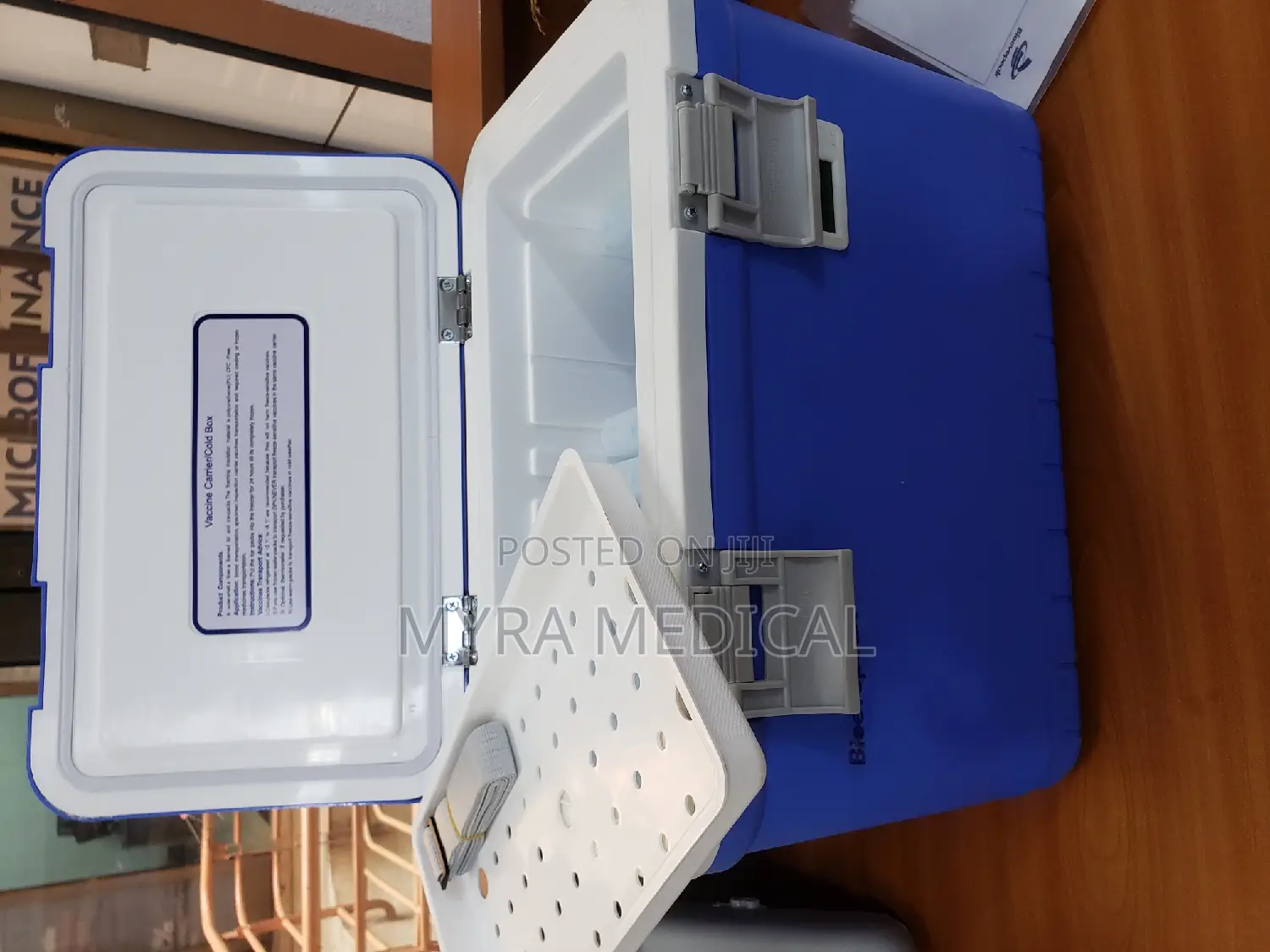 Vaccine Carrier or Cold Box