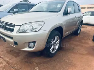 Photo - Toyota RAV4 Limited 2011 Beige