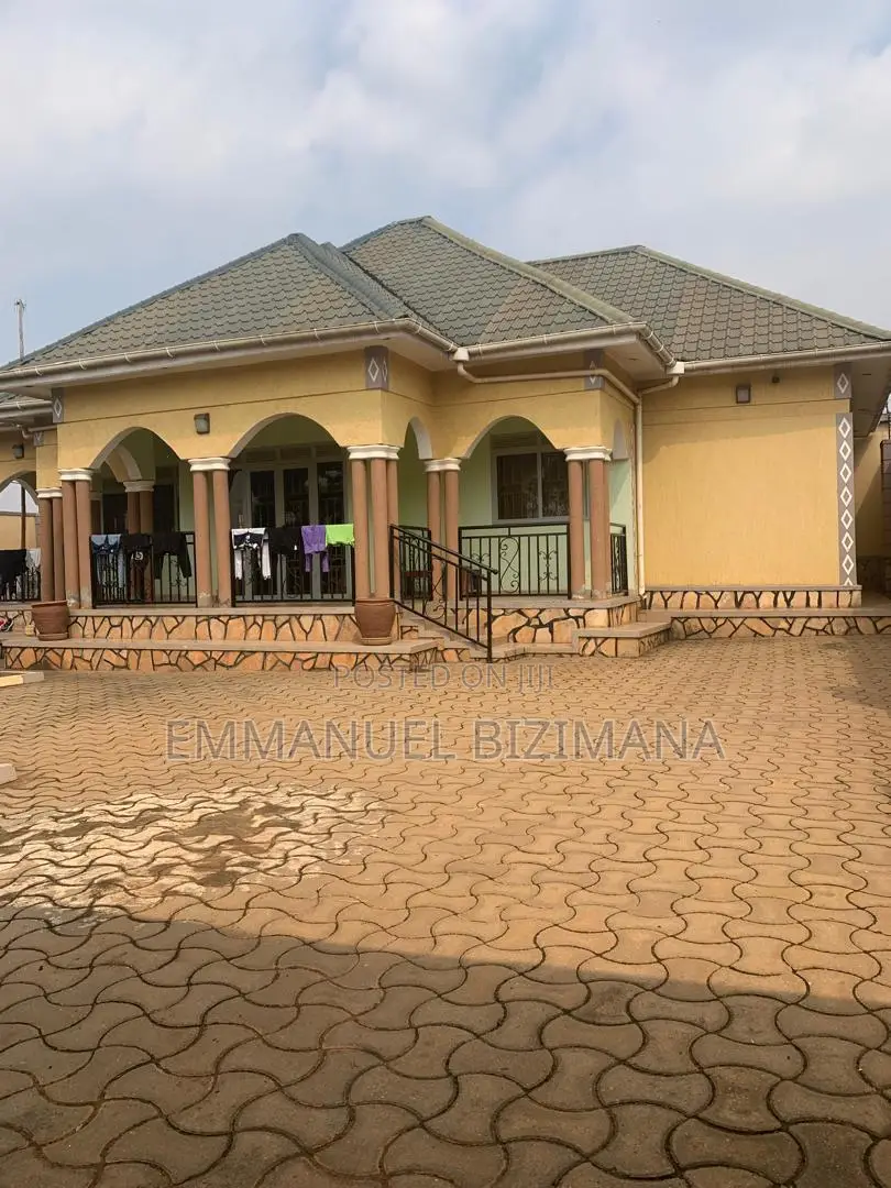 4bdrm Bungalow in Wemac Properties, Wakiso / Wakiso for sale
