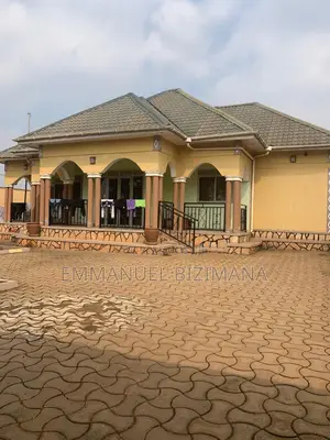 4bdrm Bungalow in Wemac Properties, Wakiso / Wakiso for sale