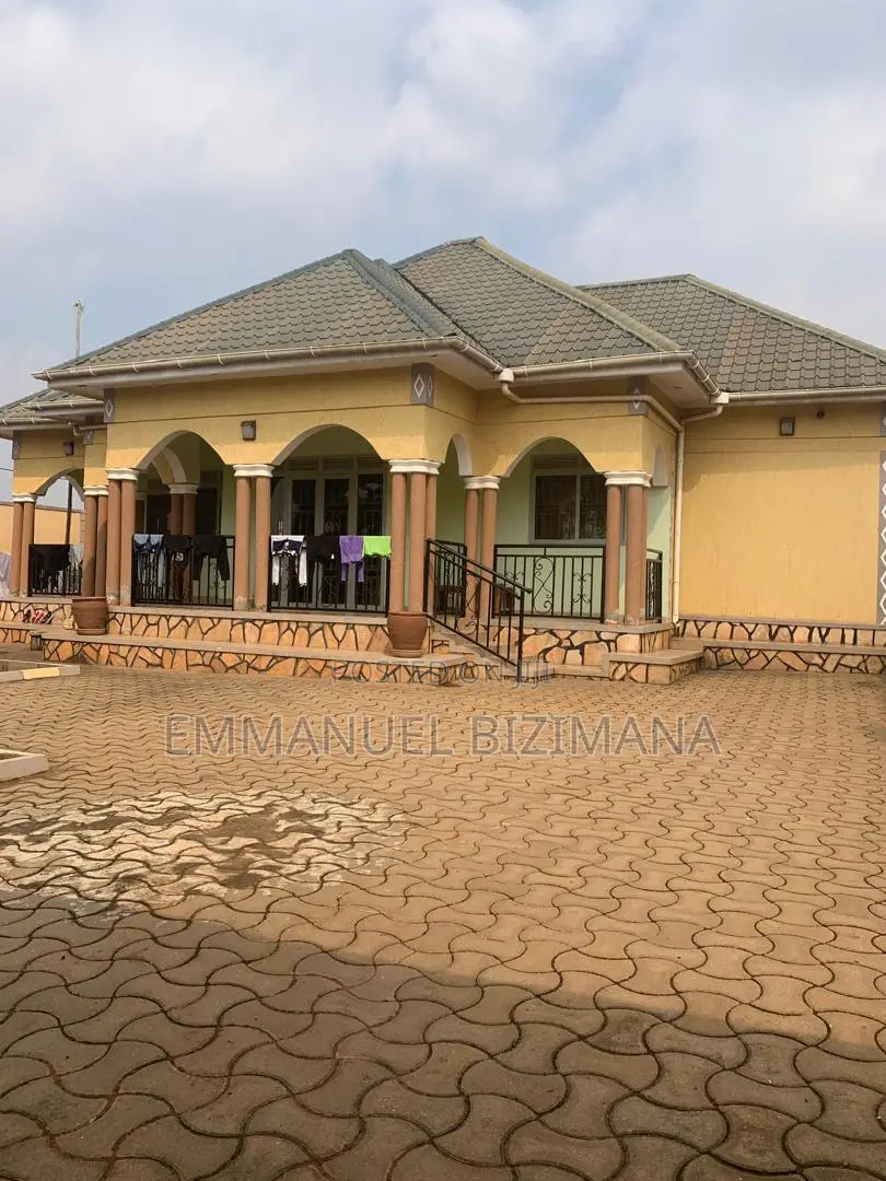 4bdrm Bungalow in Wemac Properties, Wakiso / Wakiso for sale