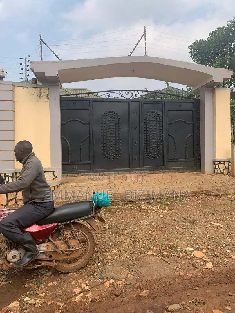 4bdrm Bungalow in Wemac Properties, Wakiso / Wakiso for sale
