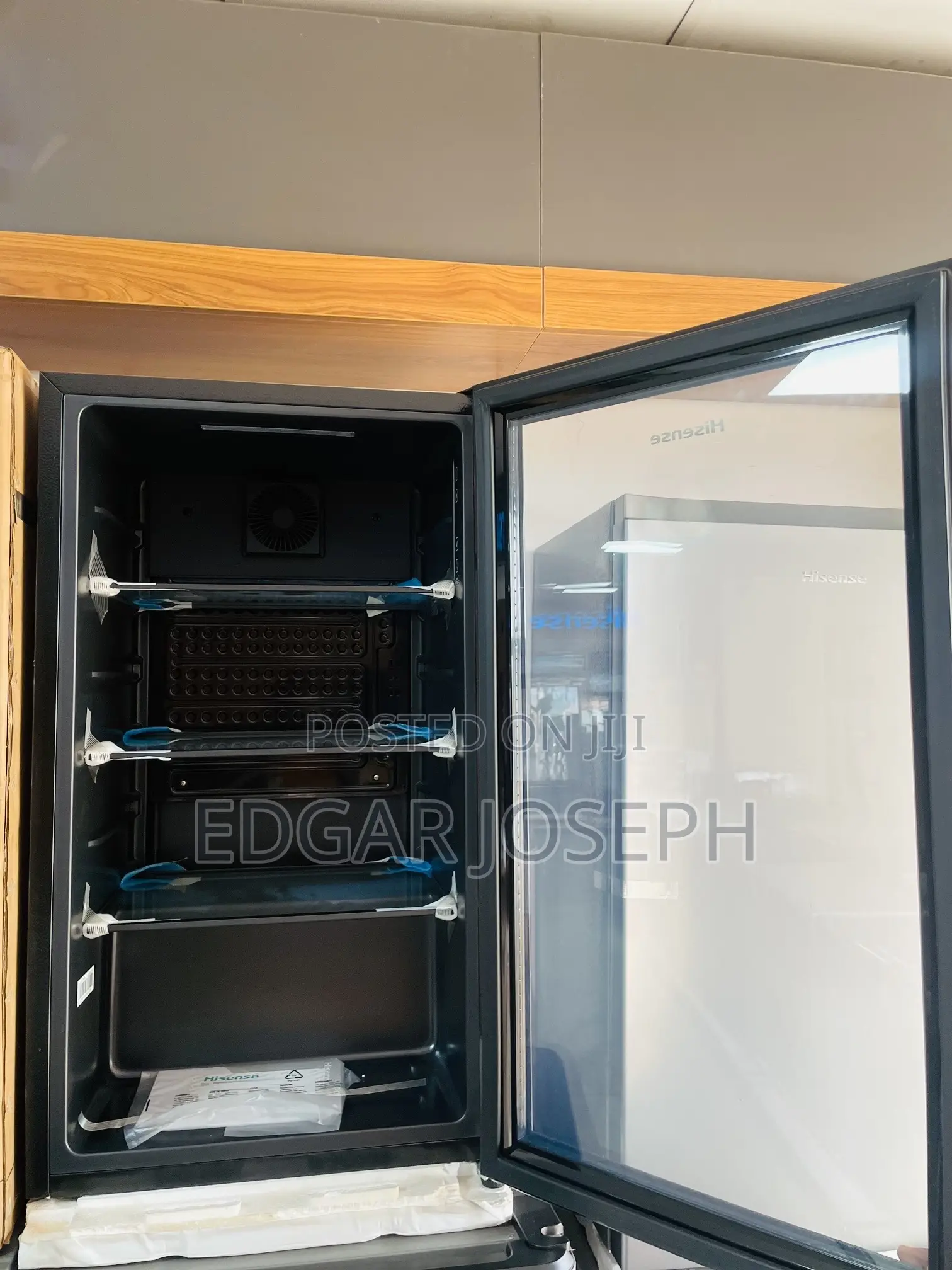 Hisense Chillers 91L With Display Glass