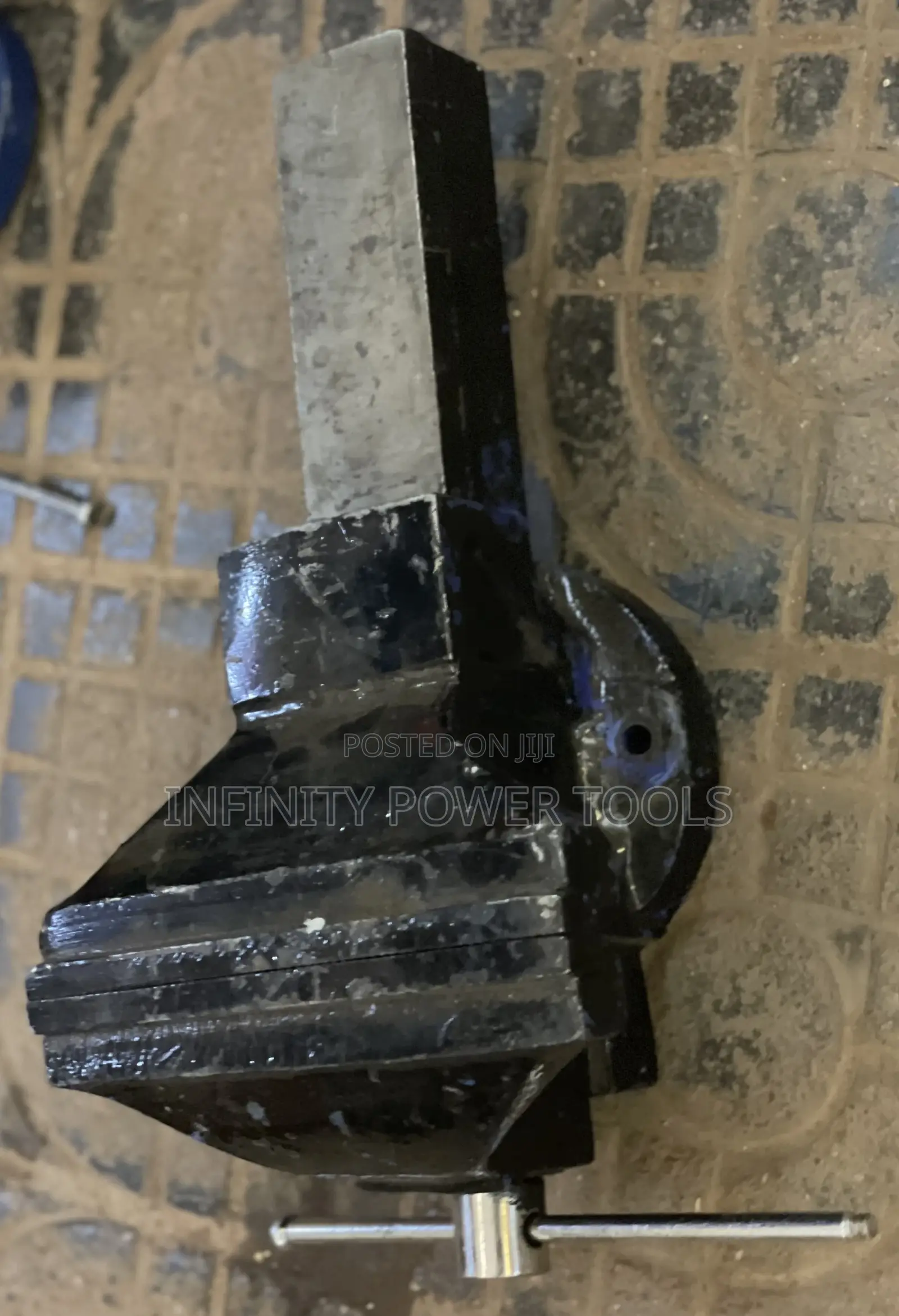 Bench Vise 8”