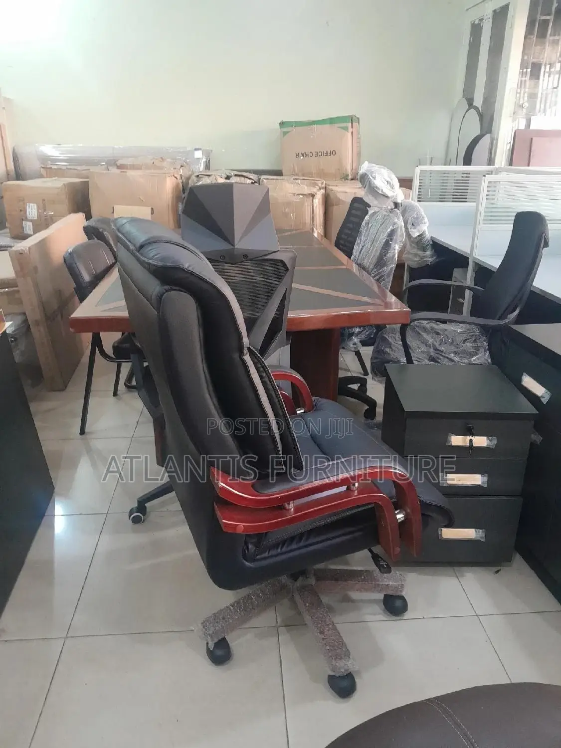 Quality Leather Executive Chair With Wooden Legs and Arms