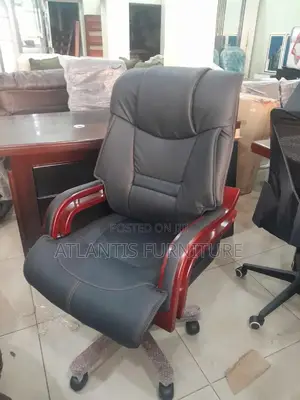 Quality Leather Executive Chair With Wooden Legs and Arms