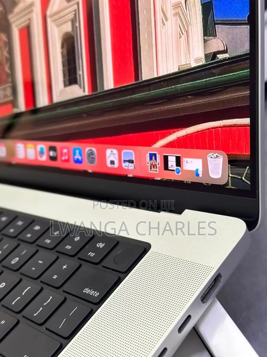 Laptop Apple MacBook Pro 2023 M2 Pro 16-Inch 16GB Apple M2 SSD 512GB