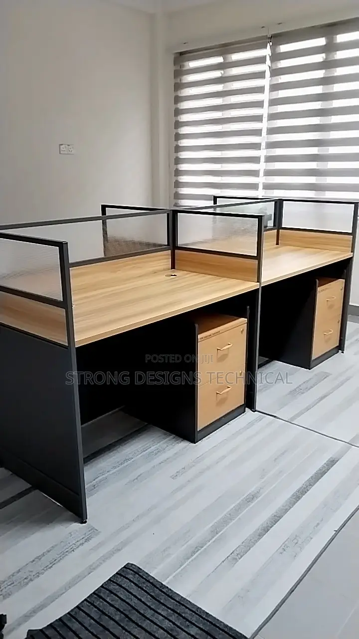 4 Seater Workstation.