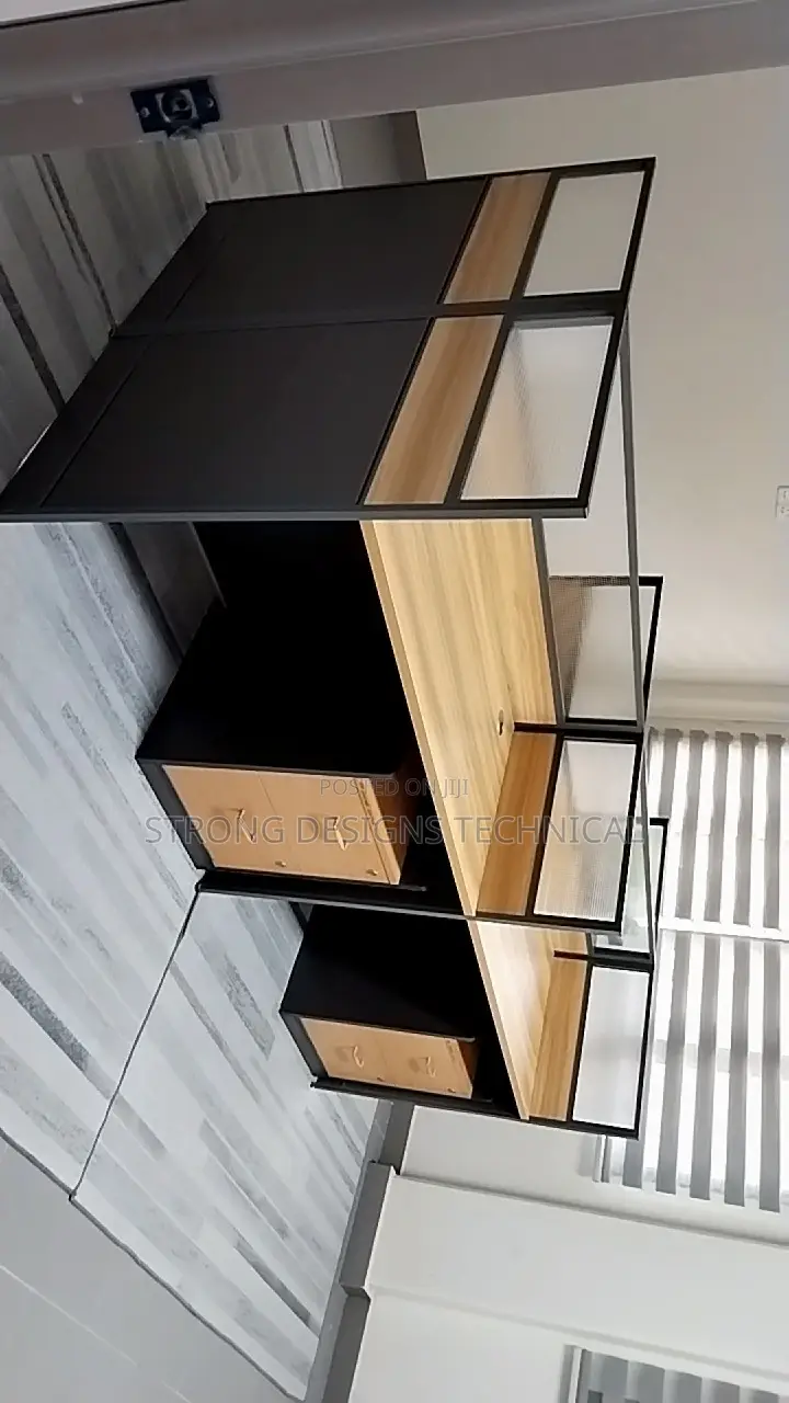 4 Seater Workstation.