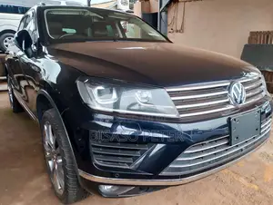 Volkswagen Touareg V6 Executive AWD 4MOTION 2015 Blue