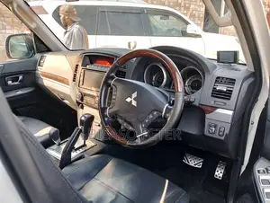 Mitsubishi Pajero 3.2 Di-Dc GLS 2011 White
