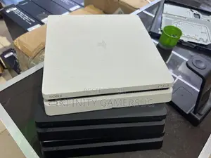 PS4 Slim With Games