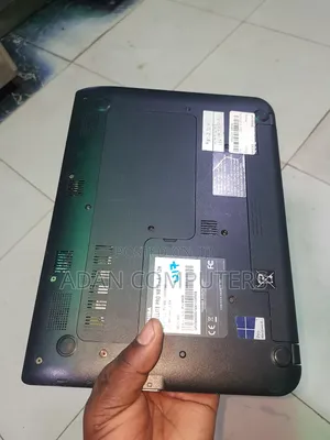 Laptop Toshiba NB100 4GB Intel Core 2 Duo HDD 320GB