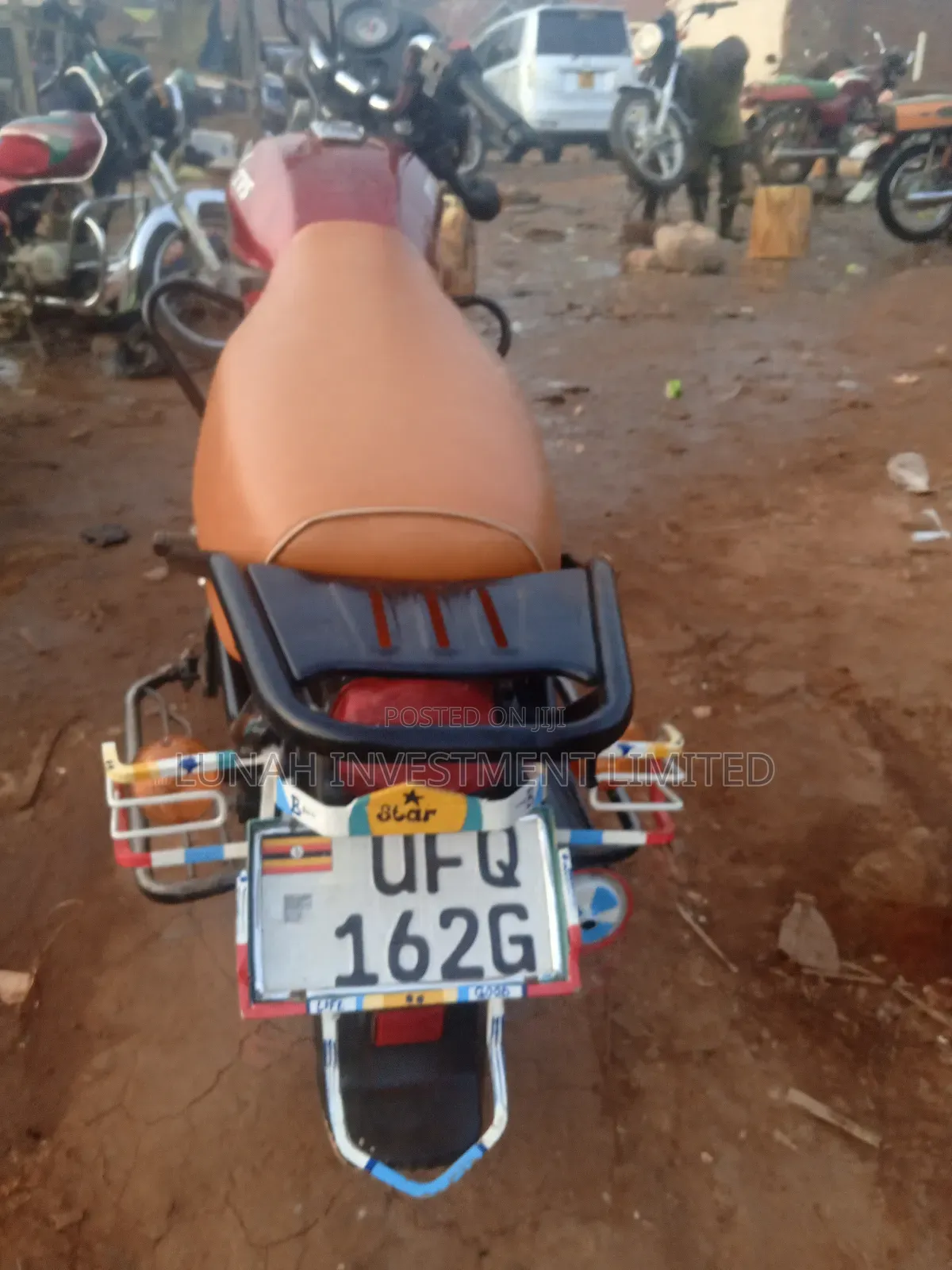 TVS HLX 125 2023 Red