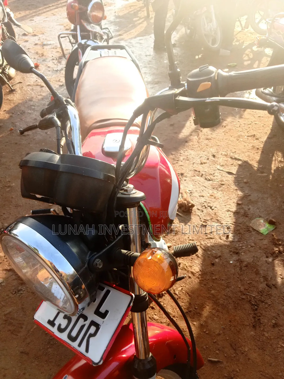 TVS HLX 125 2024 Red