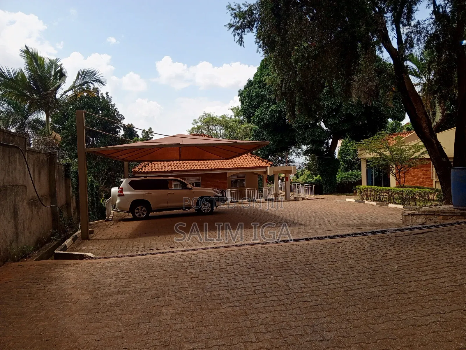 4bdrm Bungalow in Kololo Property, Central Division for rent