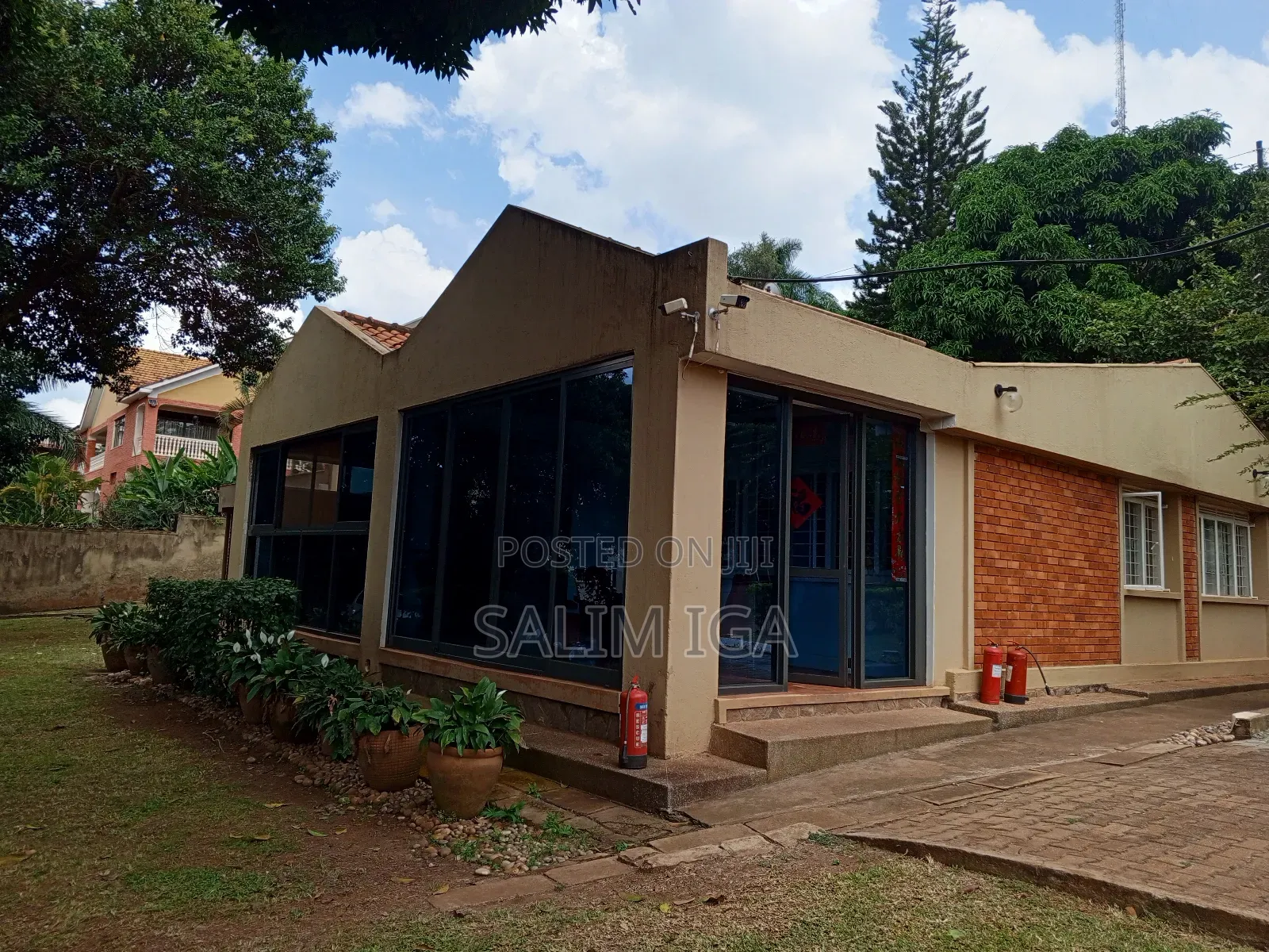 4bdrm Bungalow in Kololo Property, Central Division for rent