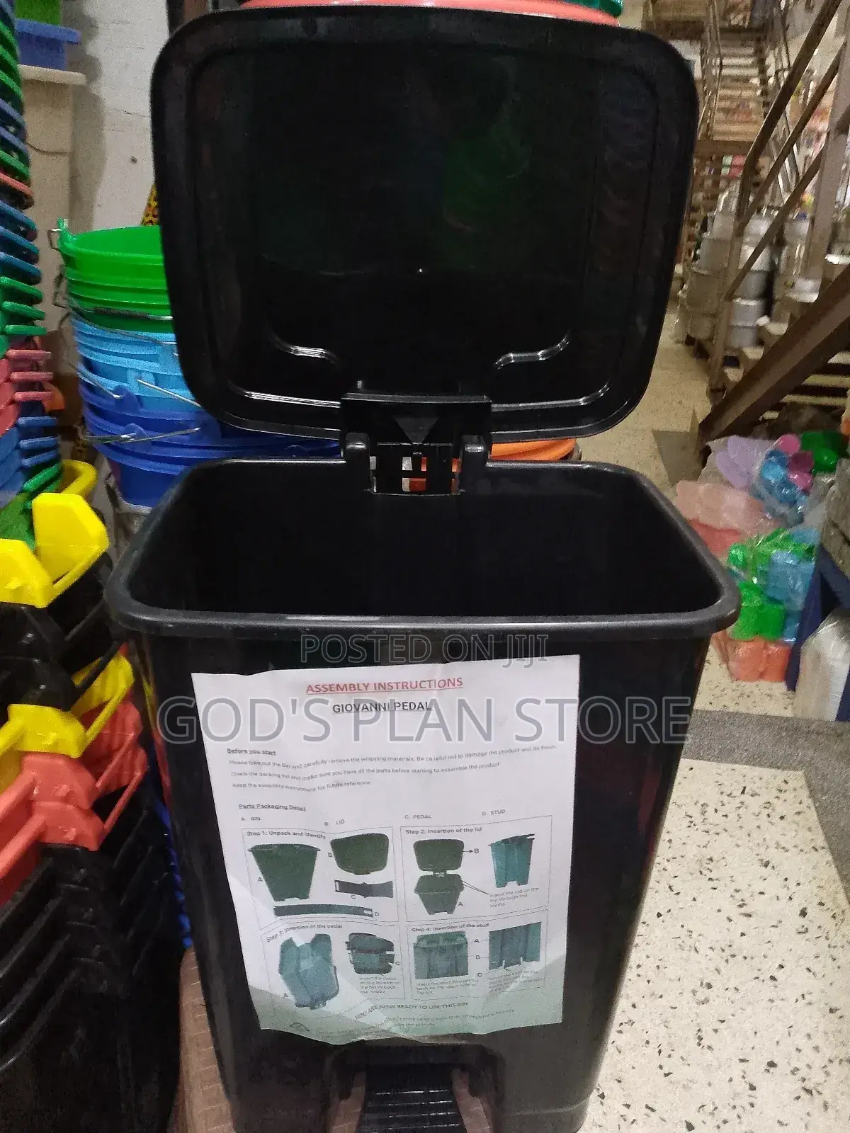 Plastic Dust Bin
