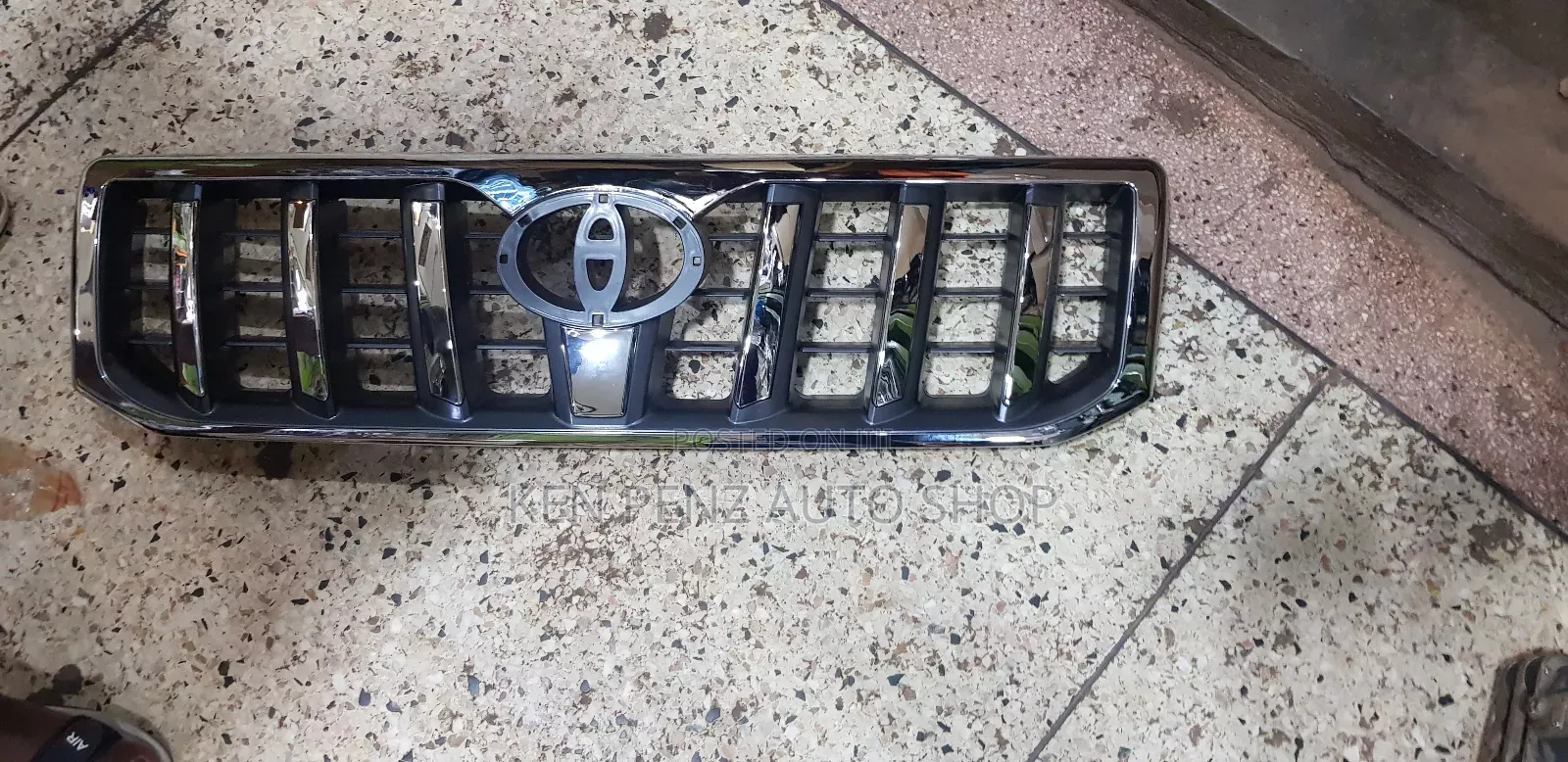 Grill for Landcruiser Ronaldo