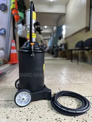 Grease Bucket / High Pressure Grease Injector.