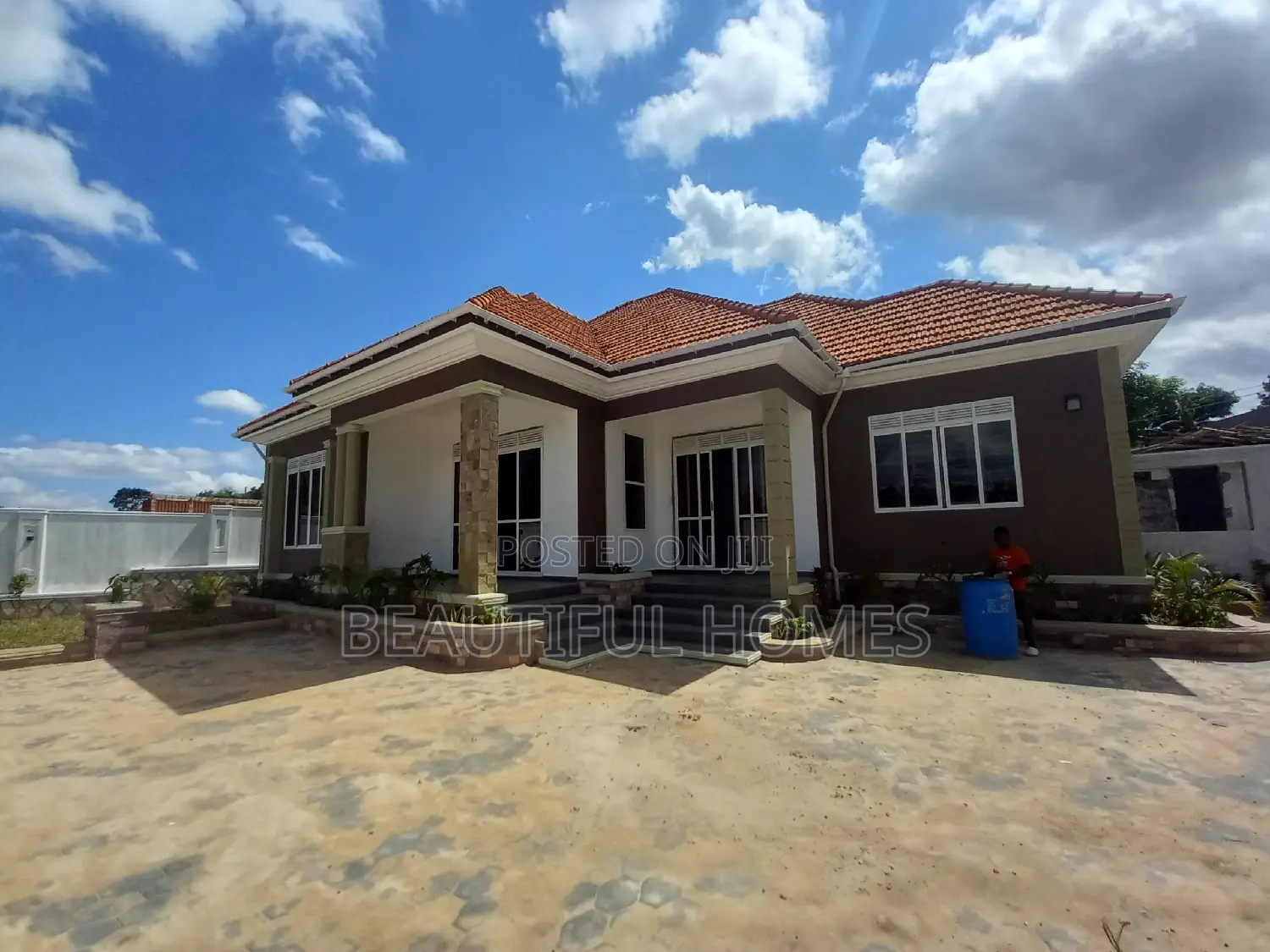 Furnished 4bdrm House in Kira Rich for sale