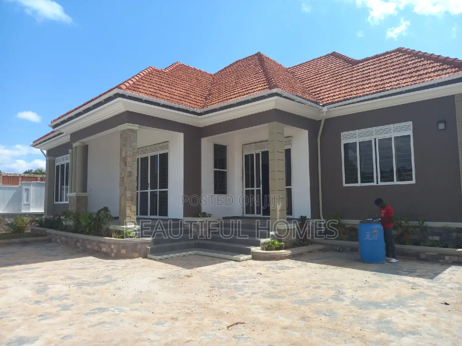 Furnished 4bdrm House in Kira Rich for sale