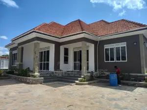 Furnished 4bdrm House in Kira Rich for sale