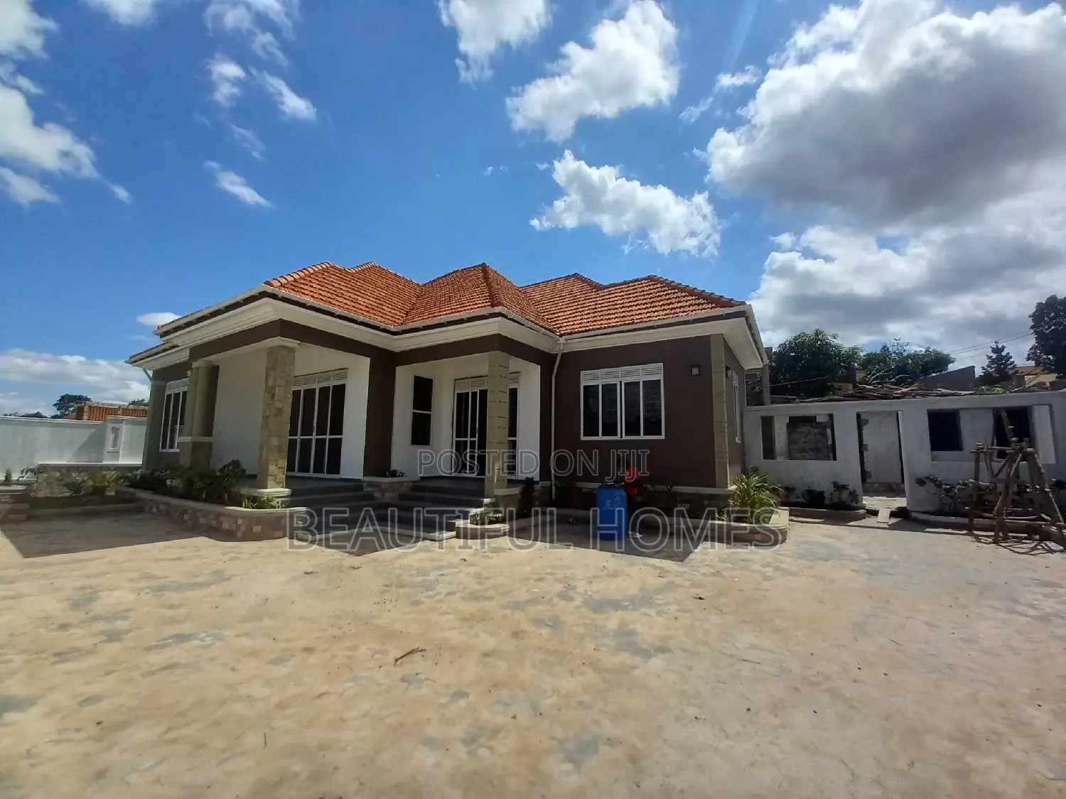 Furnished 4bdrm House in Kira for sale
