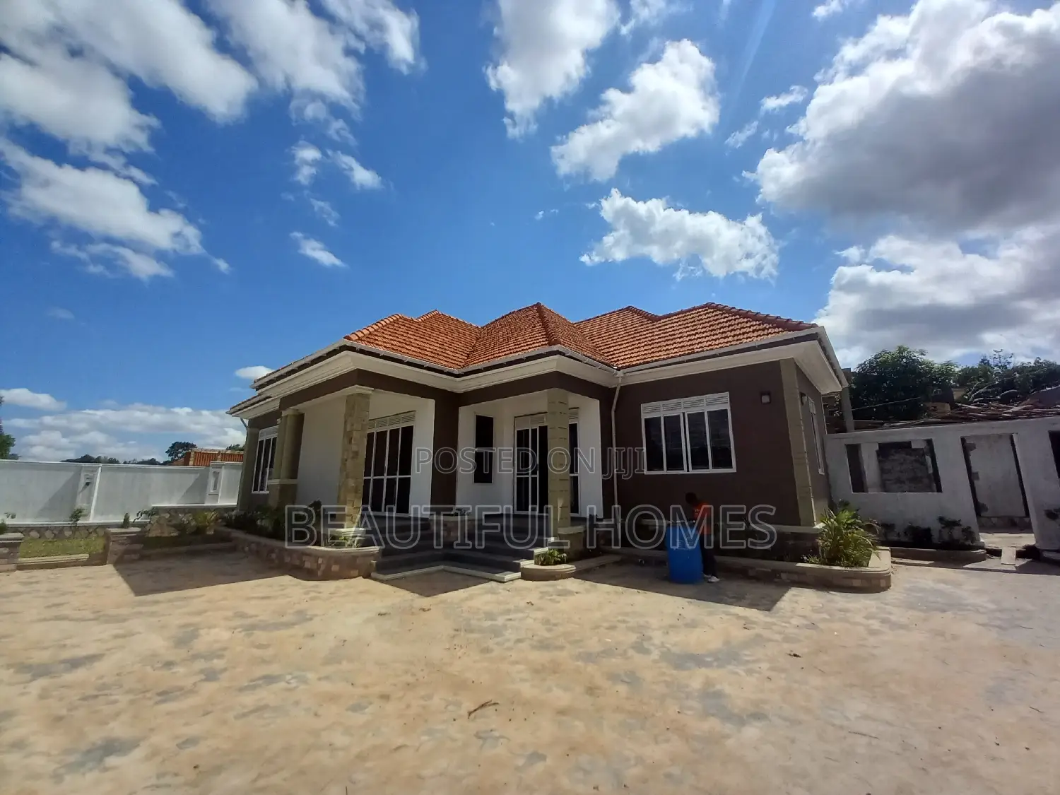 Furnished 4bdrm House in Kira for sale