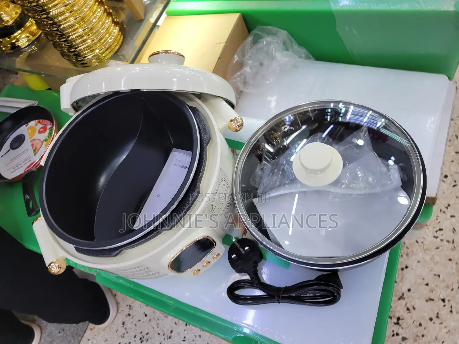Multifunctional Electric Pressure Cooker 4L