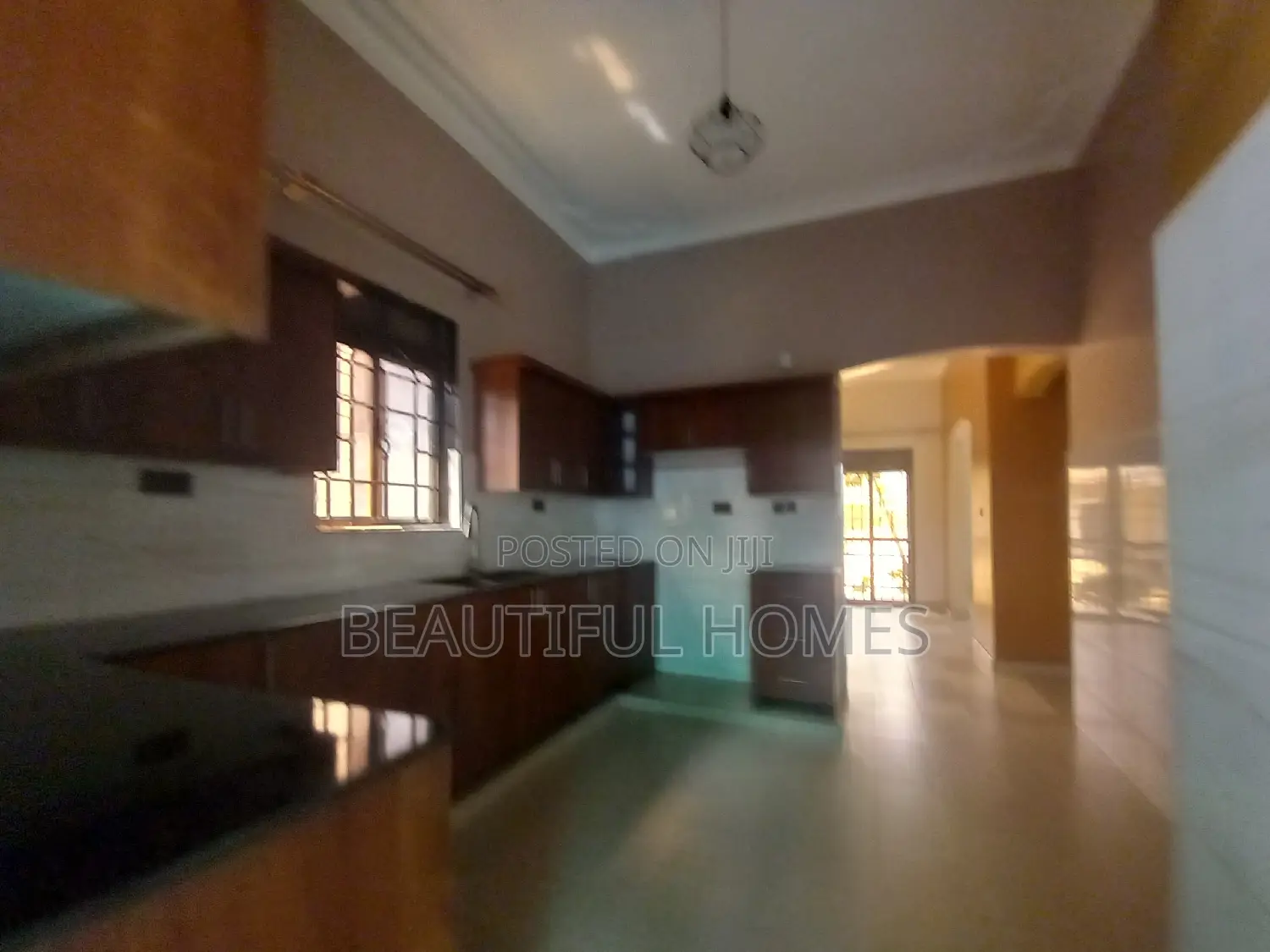 Furnished 5bdrm House in Kira for sale